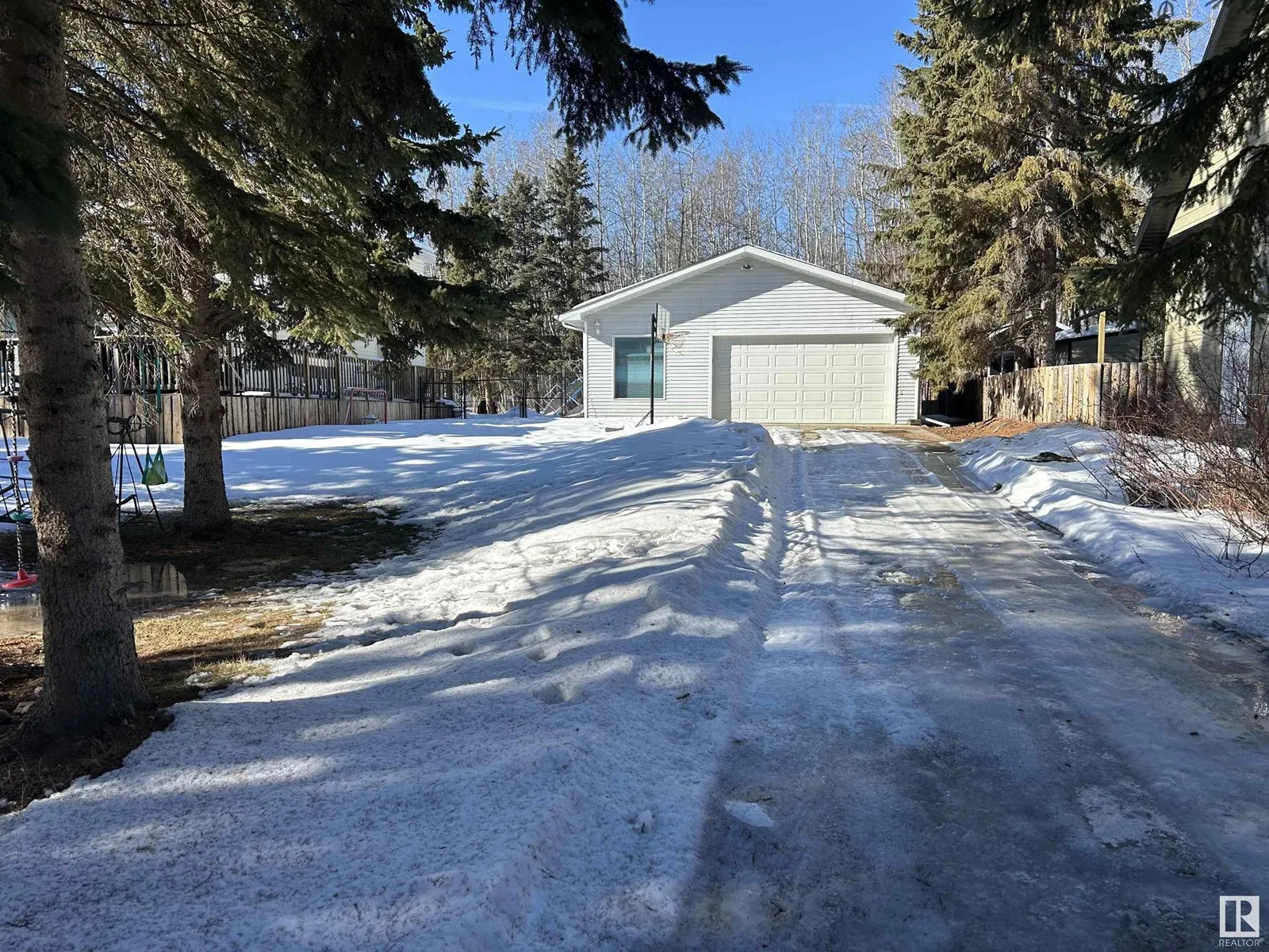 No Building for rent: 1330 Mission Beach, Rural Leduc County, Alberta T0C 2P0