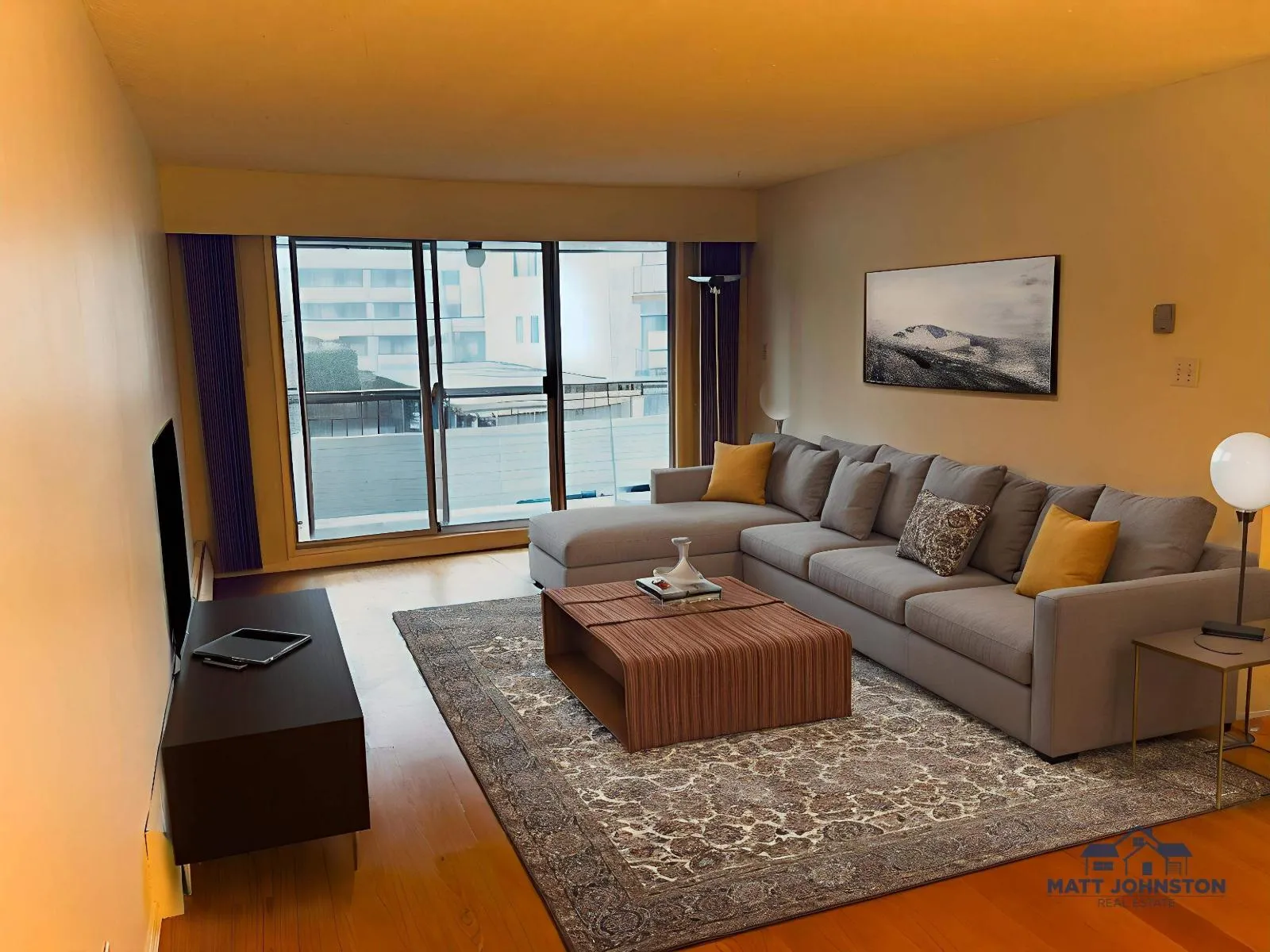 Apartment for rent: 1331 Fir Street, White Rock, British Columbia V4A 6E2