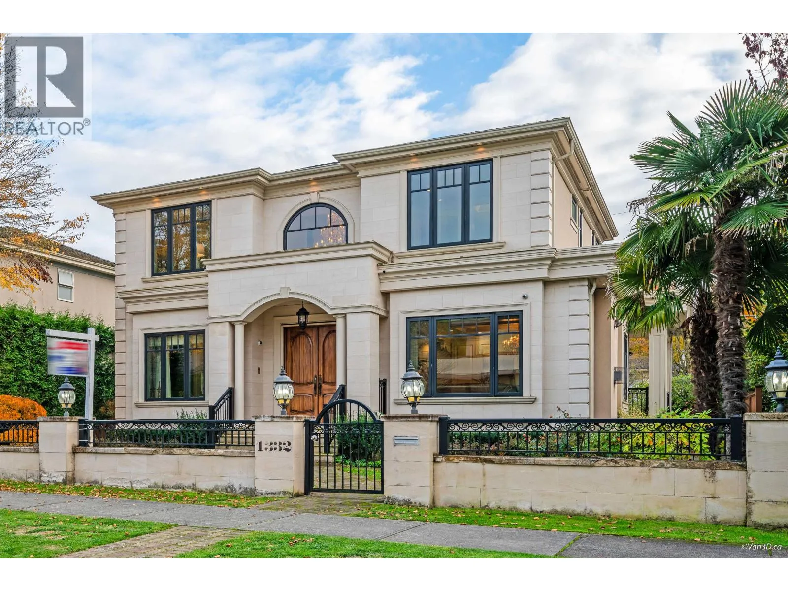 House for rent: 1332 W 47th Avenue, Vancouver, British Columbia V6M 2L8