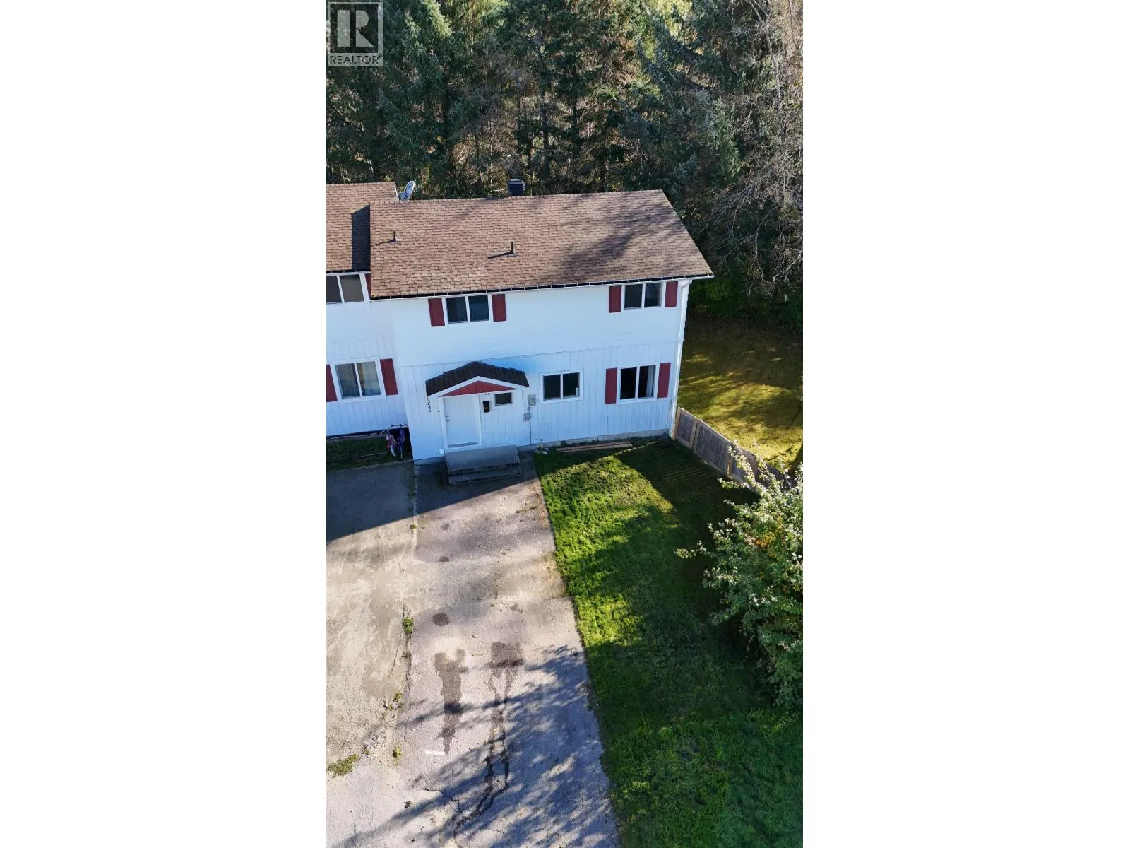 Row / Townhouse for rent: 1335 Tweedsmuir Avenue, Kitimat, British Columbia V8C 1C2