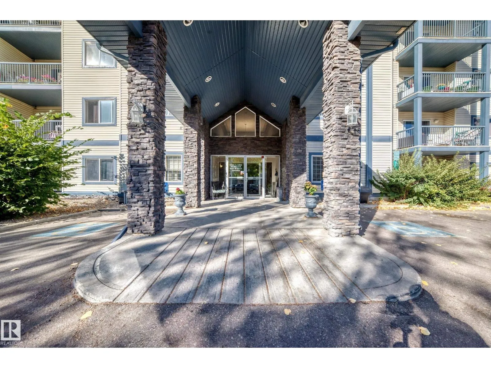 Apartment for rent: #134 16311 95 St Nw, Edmonton, Alberta T5Z 3Y5