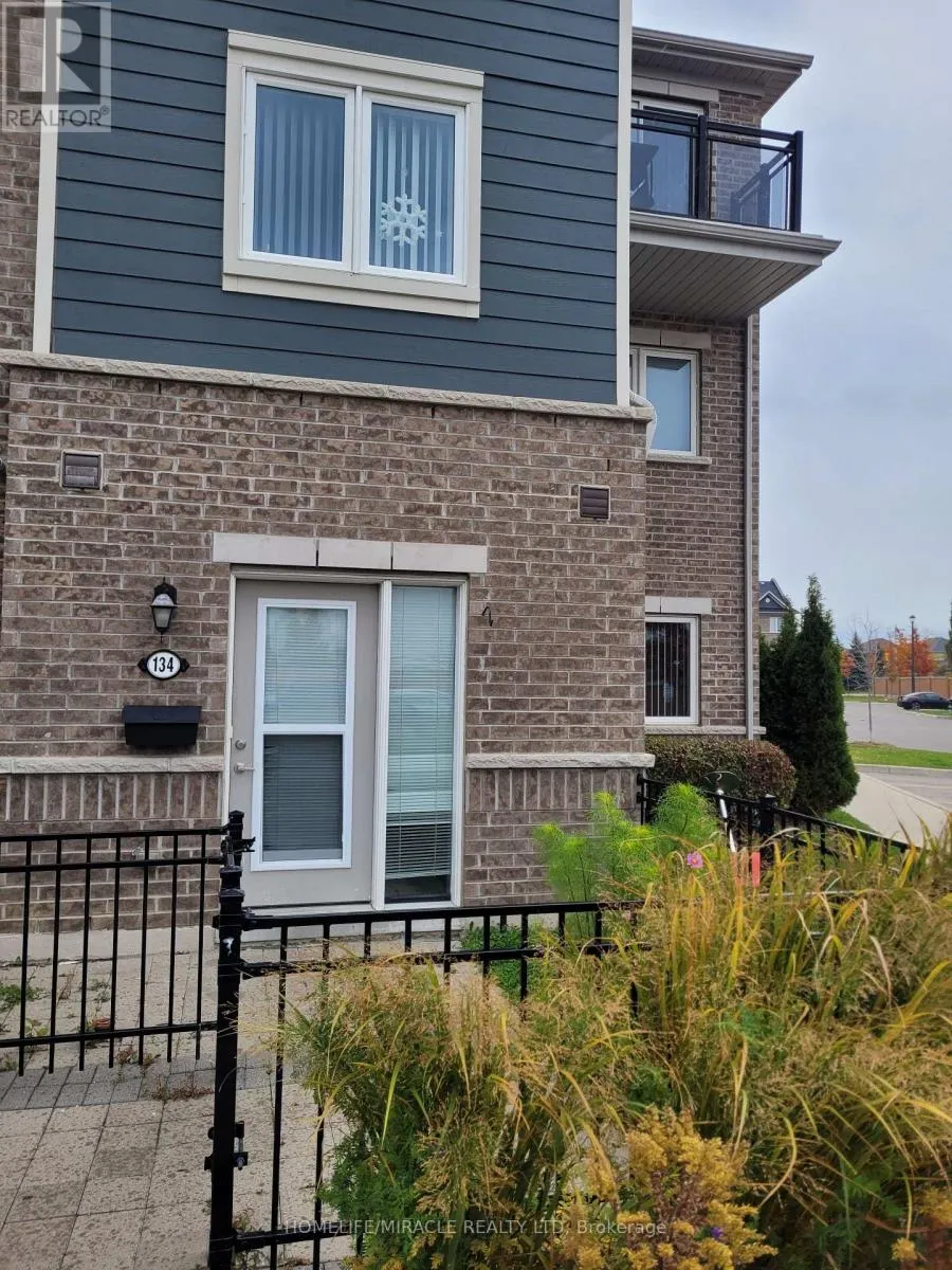 Row / Townhouse for rent: 134 - 250 Sunny Meadow Boulevard, Brampton, Ontario L6R 3Y7