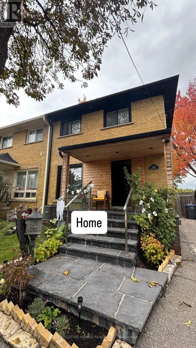 House for rent: 1341 Freeport Drive, Mississauga, Ontario L5C 1S5