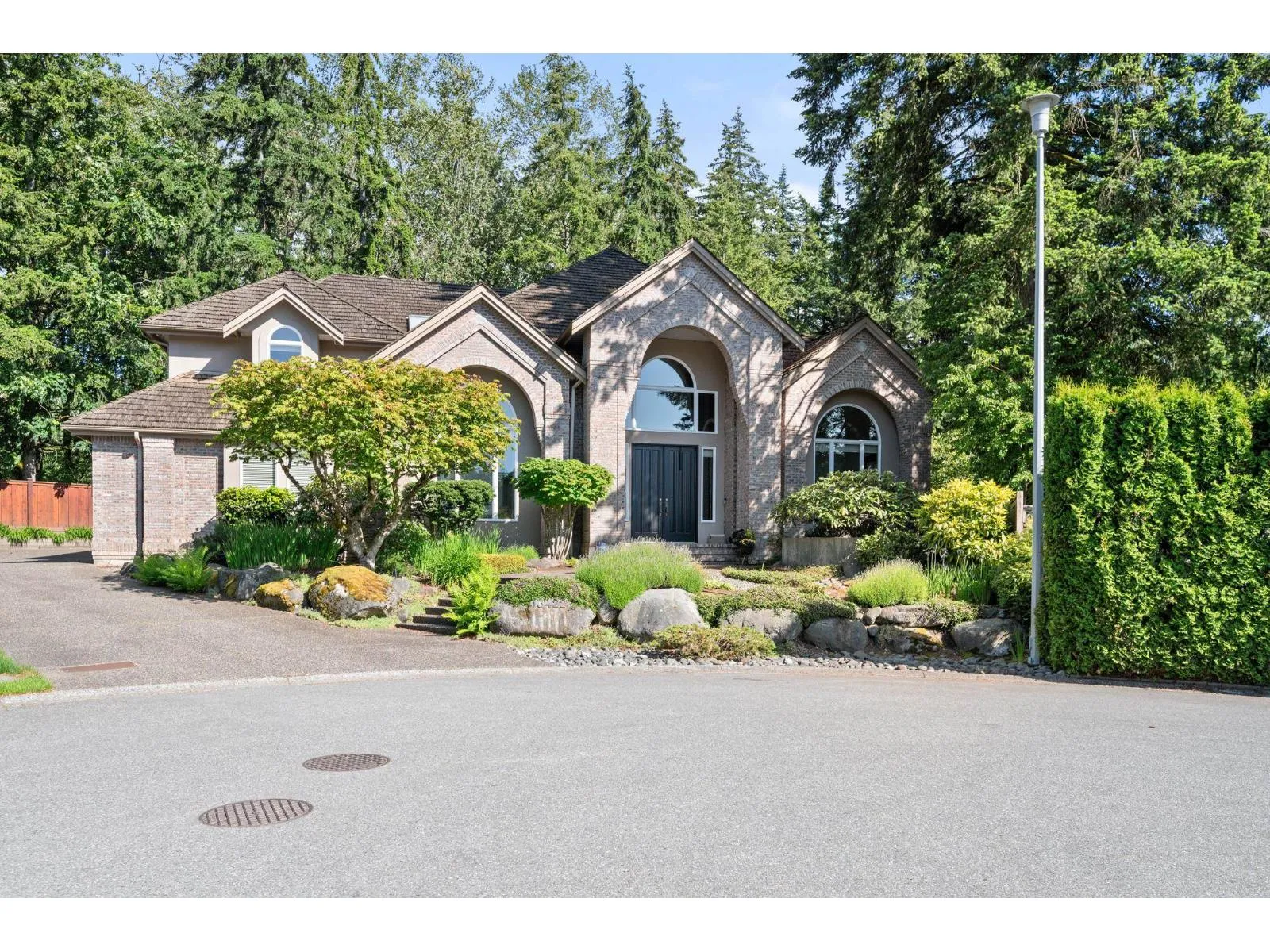 House for rent: 13422 20a Avenue, Surrey, British Columbia V4A 9N8