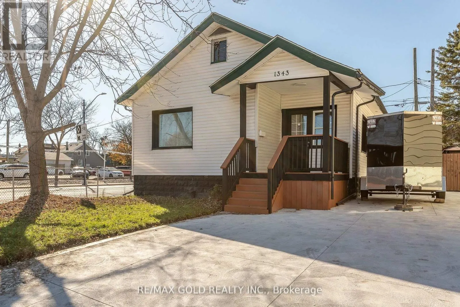 House for rent: 1343 Lillian Avenue N, Windsor, Ontario N8X 4A4