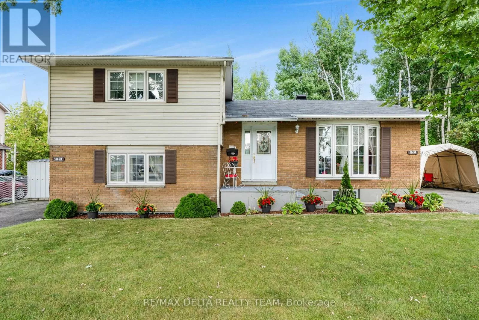 House for rent: 1345 Belcourt Boulevard, Ottawa, Ontario K1C 1L8