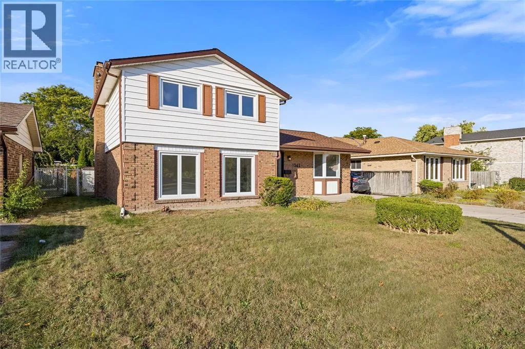 1345 Wiltshire Drive, Sarnia, Ontario N7S 4P3