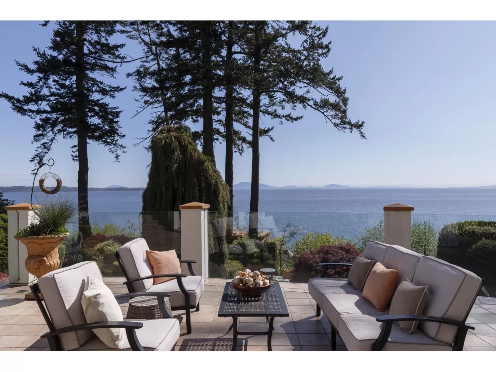 House for rent: 13464 13a Avenue, Surrey, British Columbia V4A 1C4