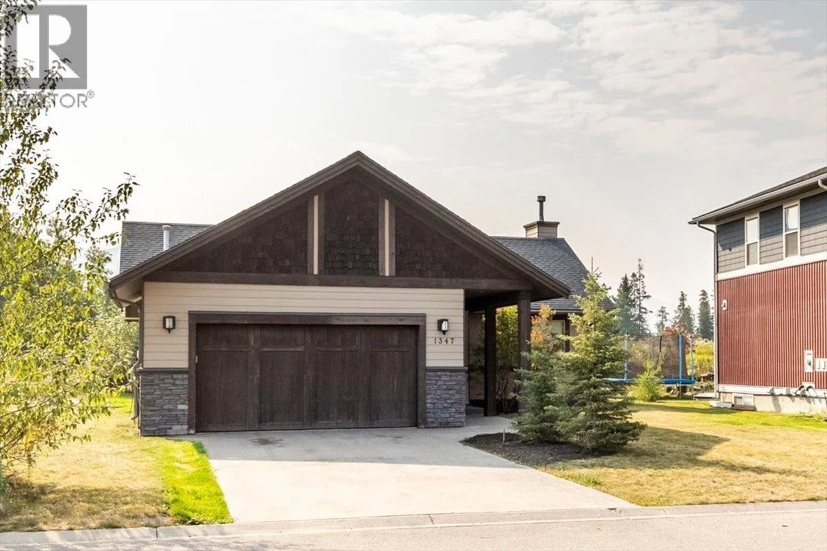 House for rent: 1347 Cherrywood Boulevard, Sparwood, British Columbia V0B 2G2