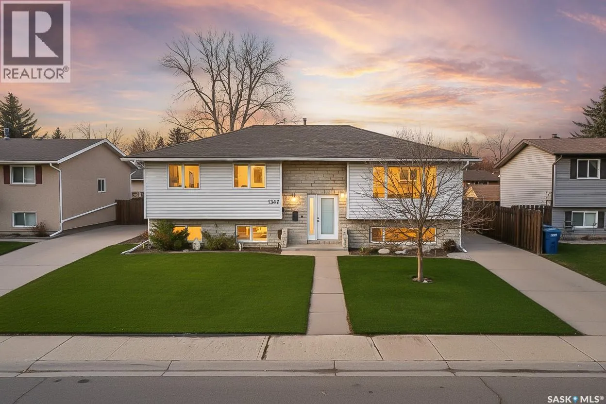 House for rent: 1347 Princess Crescent, Moose Jaw, Saskatchewan S6H 6V7