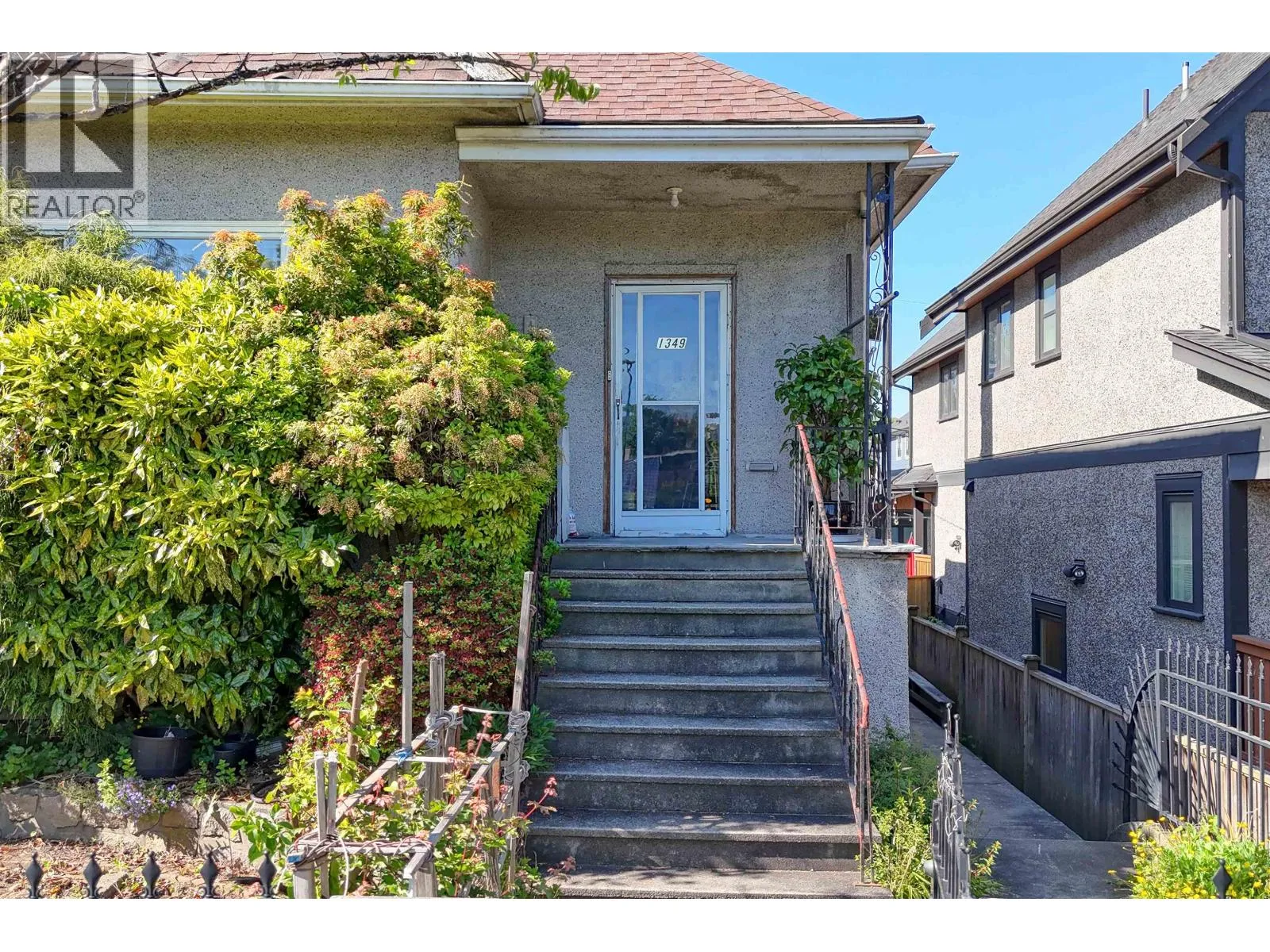 House for rent: 1349 E 14th Avenue, Vancouver, British Columbia V5N 2C7