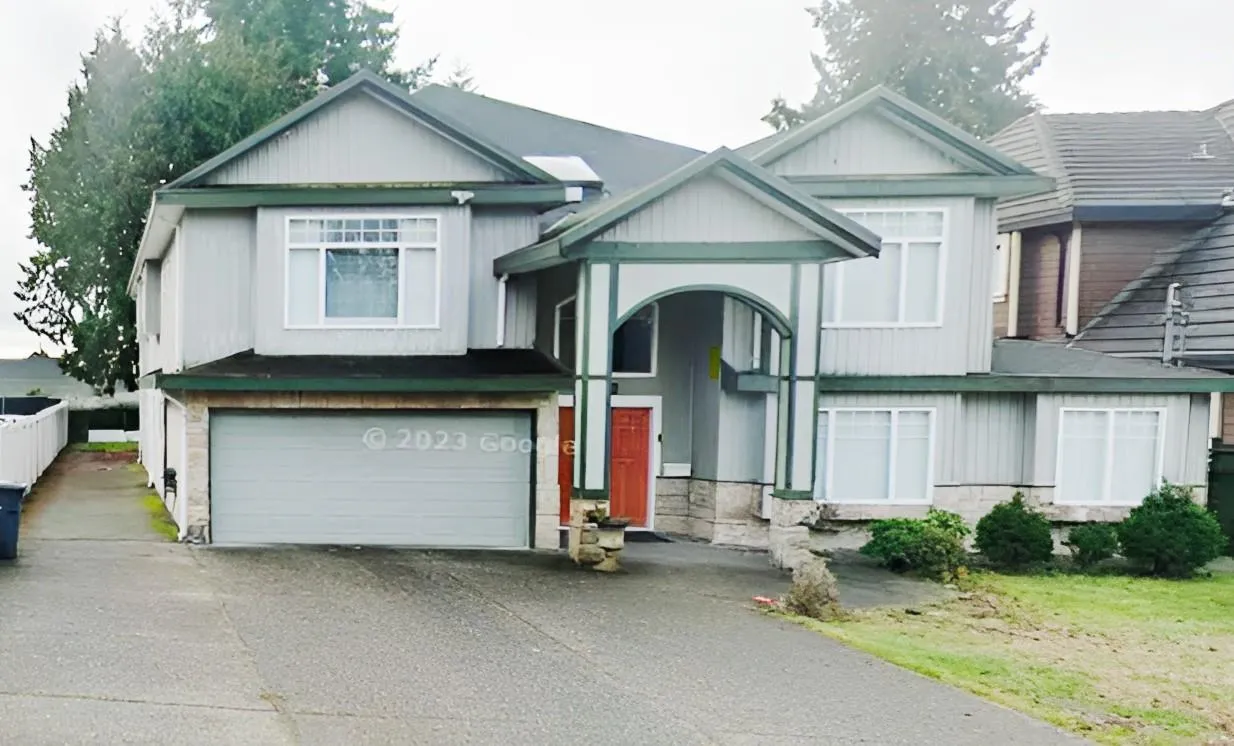 House for rent: 13494 98a Avenue, Surrey, British Columbia V3T 1C8