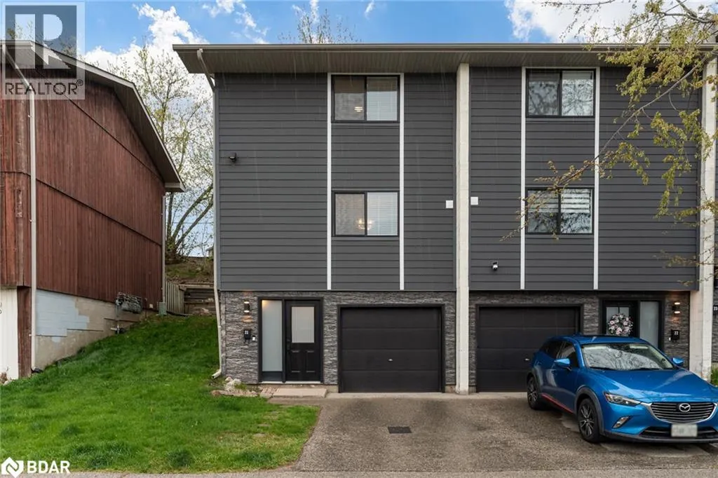 Row / Townhouse for rent: 135 Chalmers Street Unit# 21, Cambridge, Ontario N1R 6M2