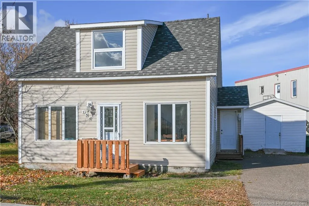 135 DegrÃ¢ce Street, Shippagan, New Brunswick E8S 1H3