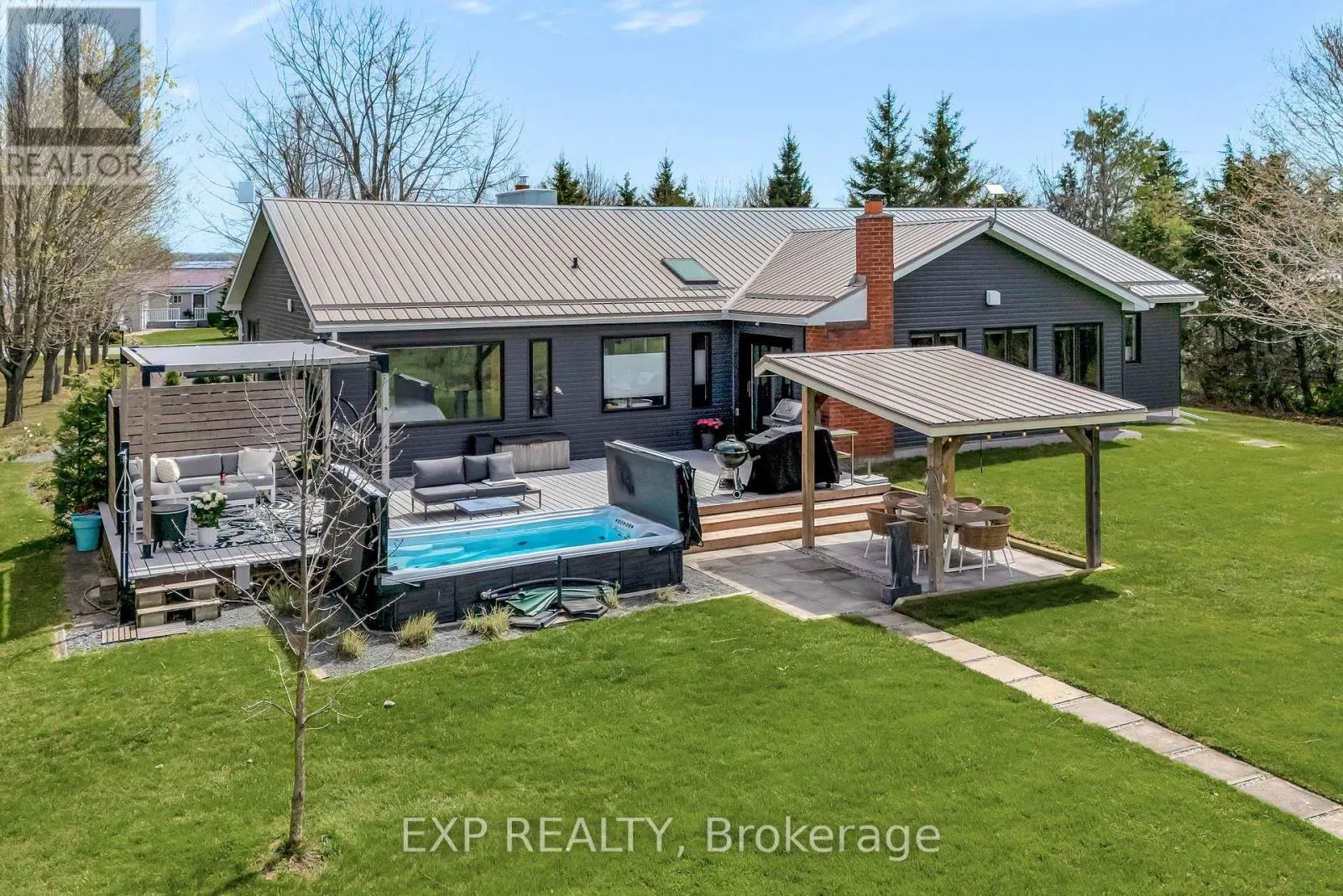 House for rent: 135 Hiscock Shores Road, Prince Edward County, Ontario K0K 1L0