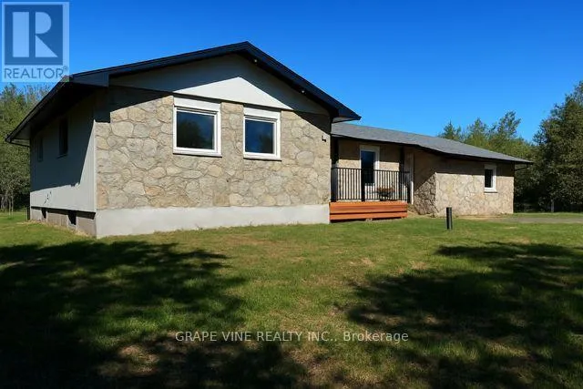 House for rent: 135 Manion Road, Ottawa, Ontario K0A 1L0