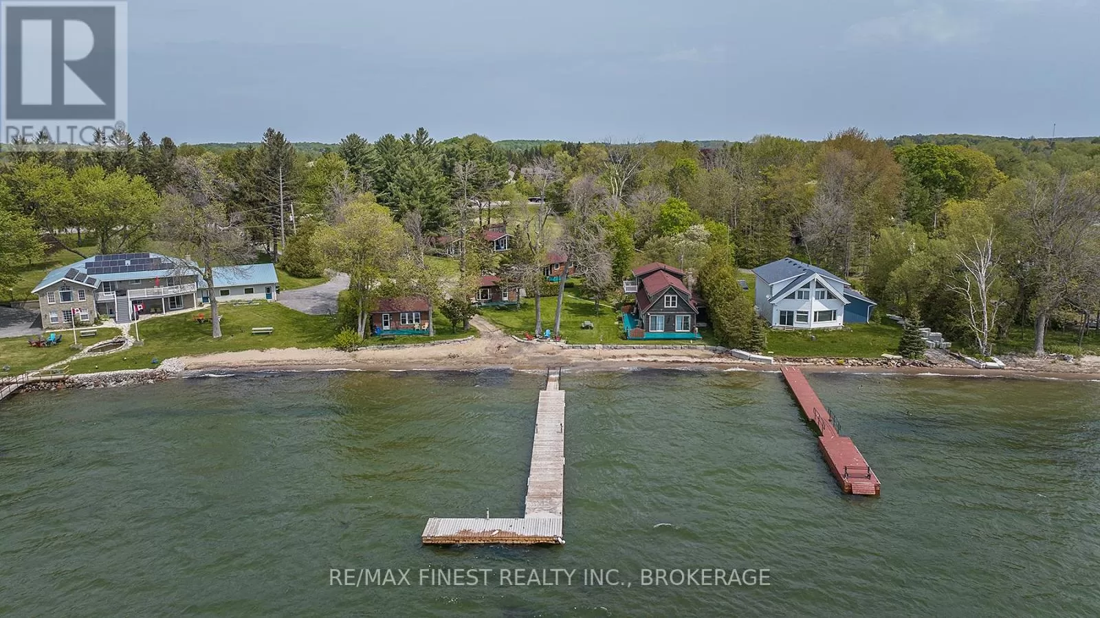 135 Thousand Islands Parkway, Front of Leeds & Seeleys Bay, Ontario K7G 2V4