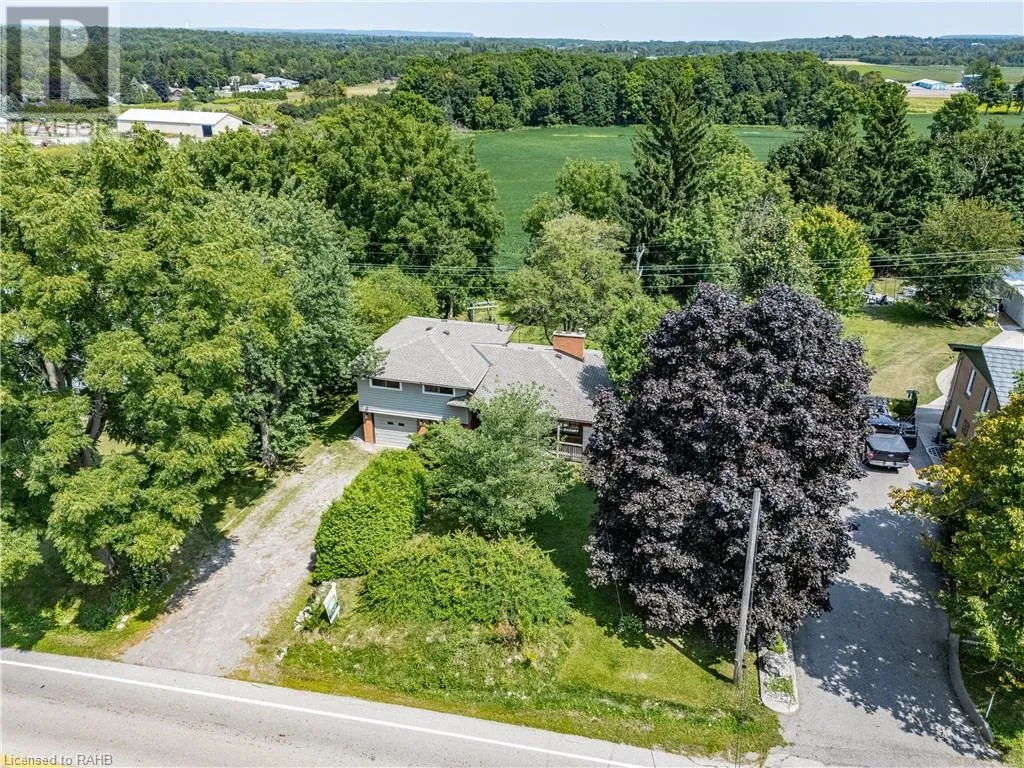 House for rent: 1352 Centre Road, Carlisle, Ontario L0R 1H1