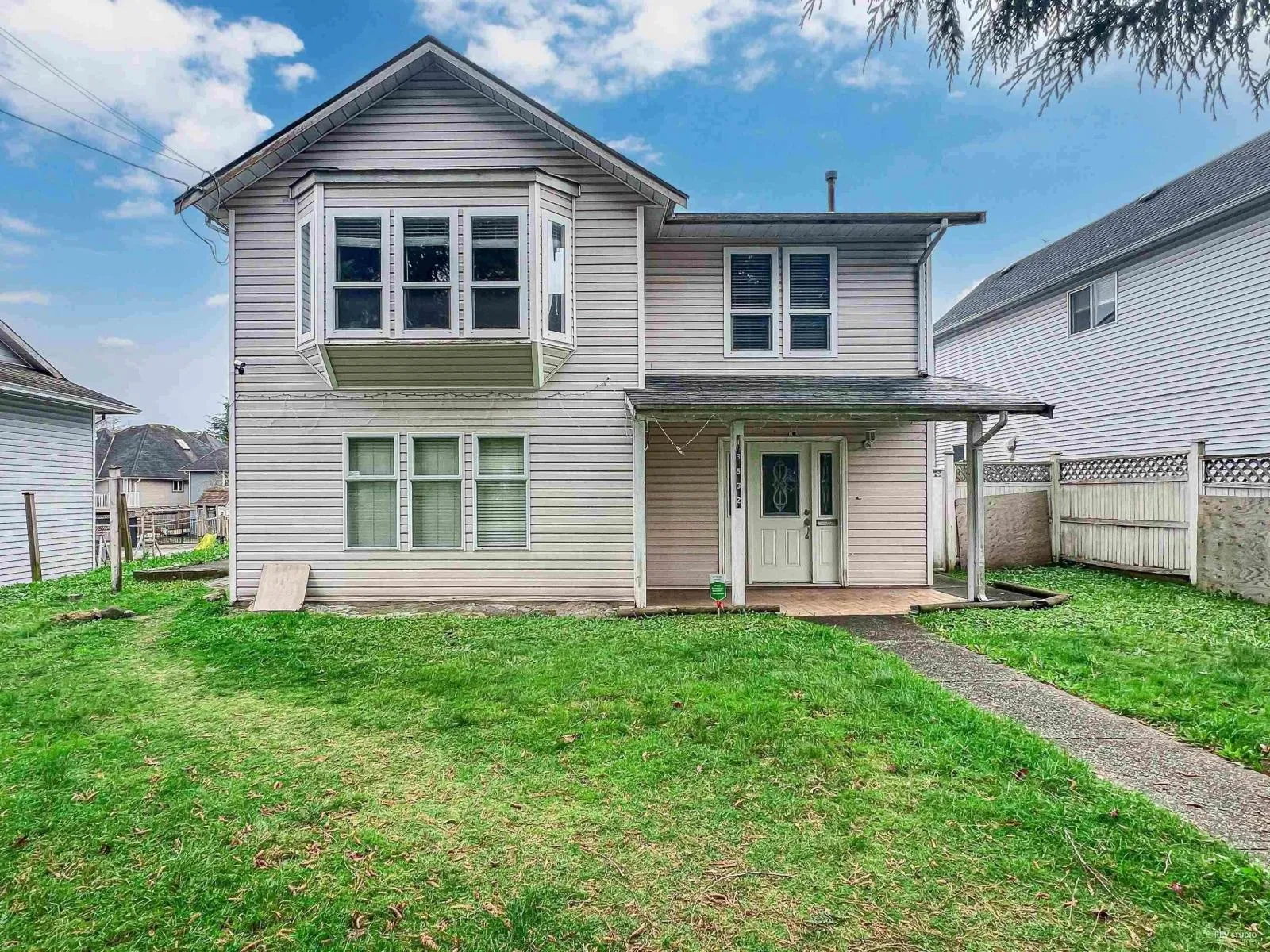 House for rent: 13532 64 Avenue, Surrey, British Columbia V3W 1Y3