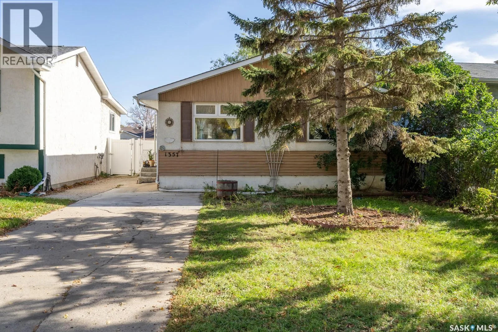 House for rent: 1357 Grosvenor Street, Regina, Saskatchewan S4N 1R2