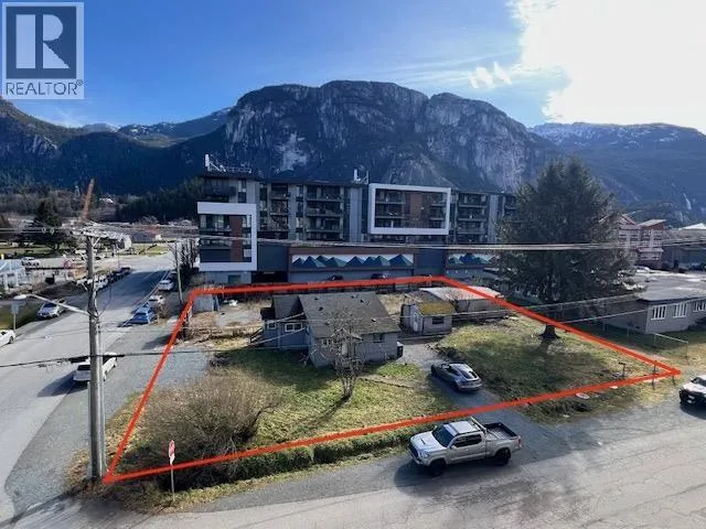 1358 1362 1366 Main Street, Squamish, British Columbia V8B 0A9