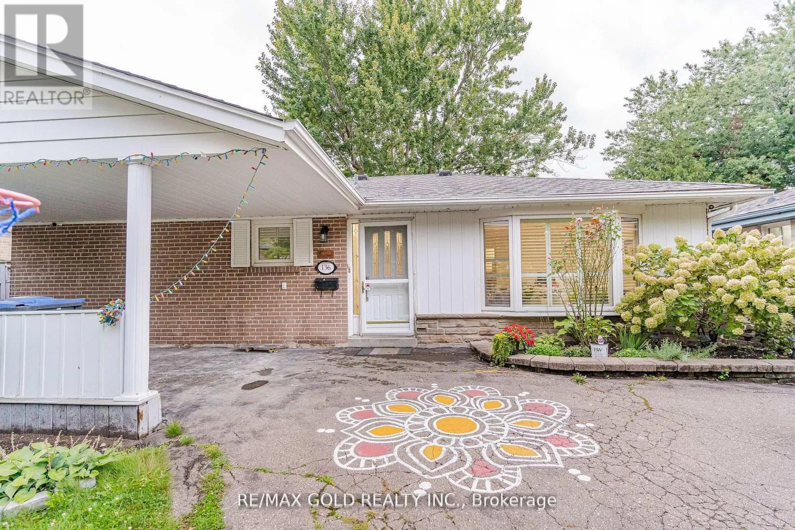 House for rent: 136 Bartley Bull Parkway, Brampton, Ontario L6W 2J9