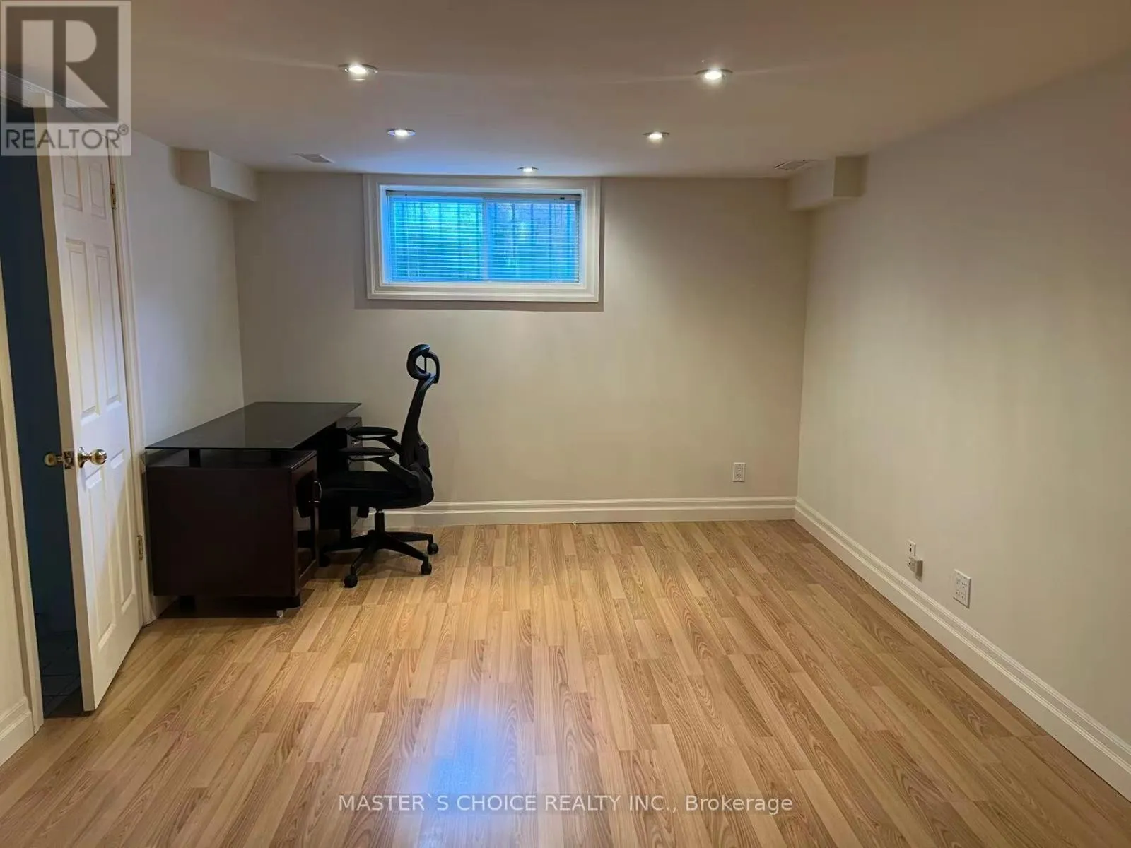 House for rent: 136 Chatsworth Drive, Toronto, Ontario M4R 1S2