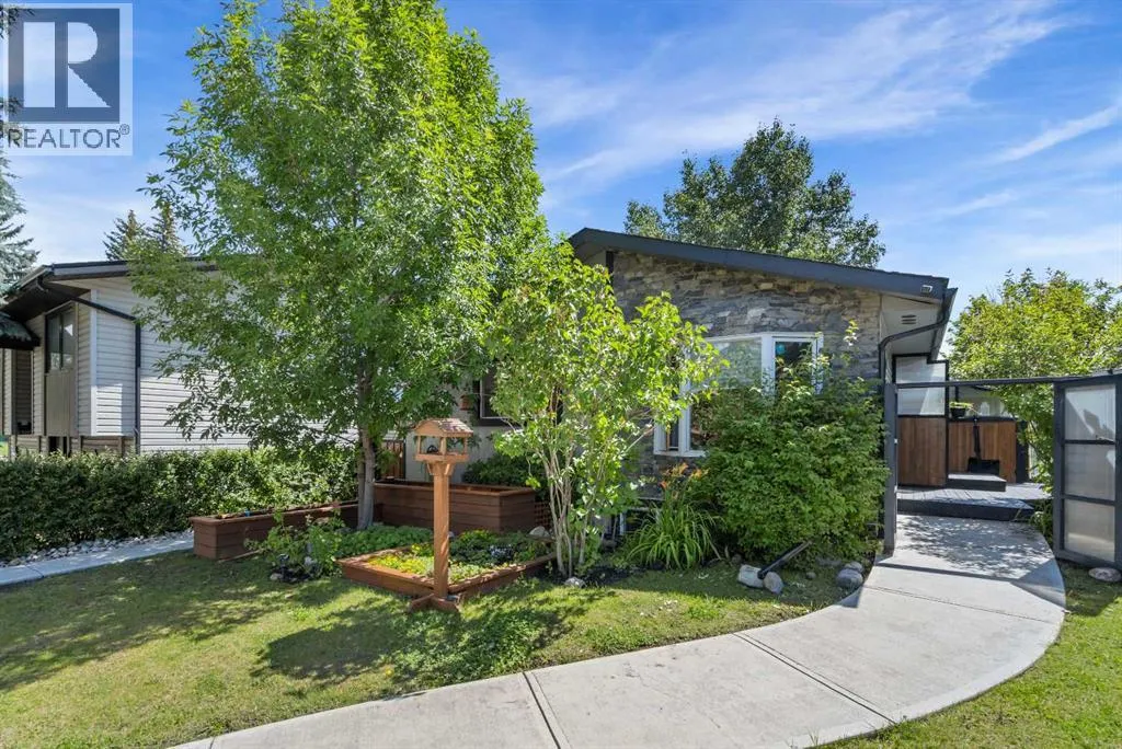 House for rent: 136 Ranchview Court Nw, Calgary, Alberta T3G 1R5