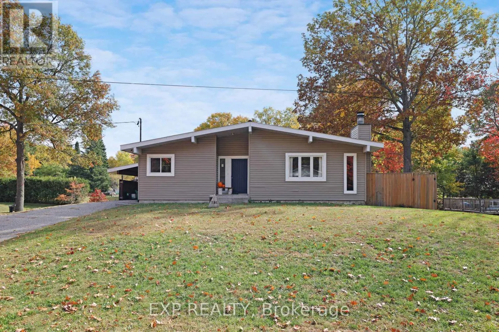 House for rent: 136 Resthaven Avenue, Ottawa, Ontario K0A 3M0