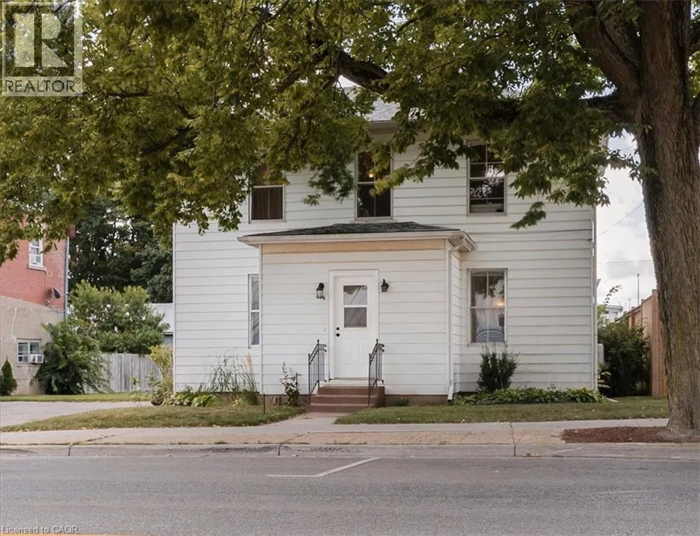 Duplex for rent: 136 Robinson Street, Simcoe, Ontario N3Y 1W9