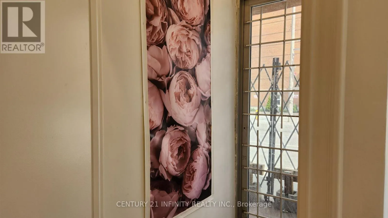 136 Simcoe Street S, Oshawa, Ontario L1H 4G9