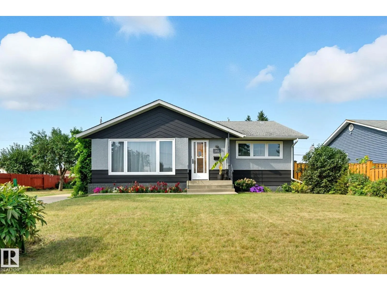 House for rent: 13612 135 St Nw, Edmonton, Alberta T5L 1Z5