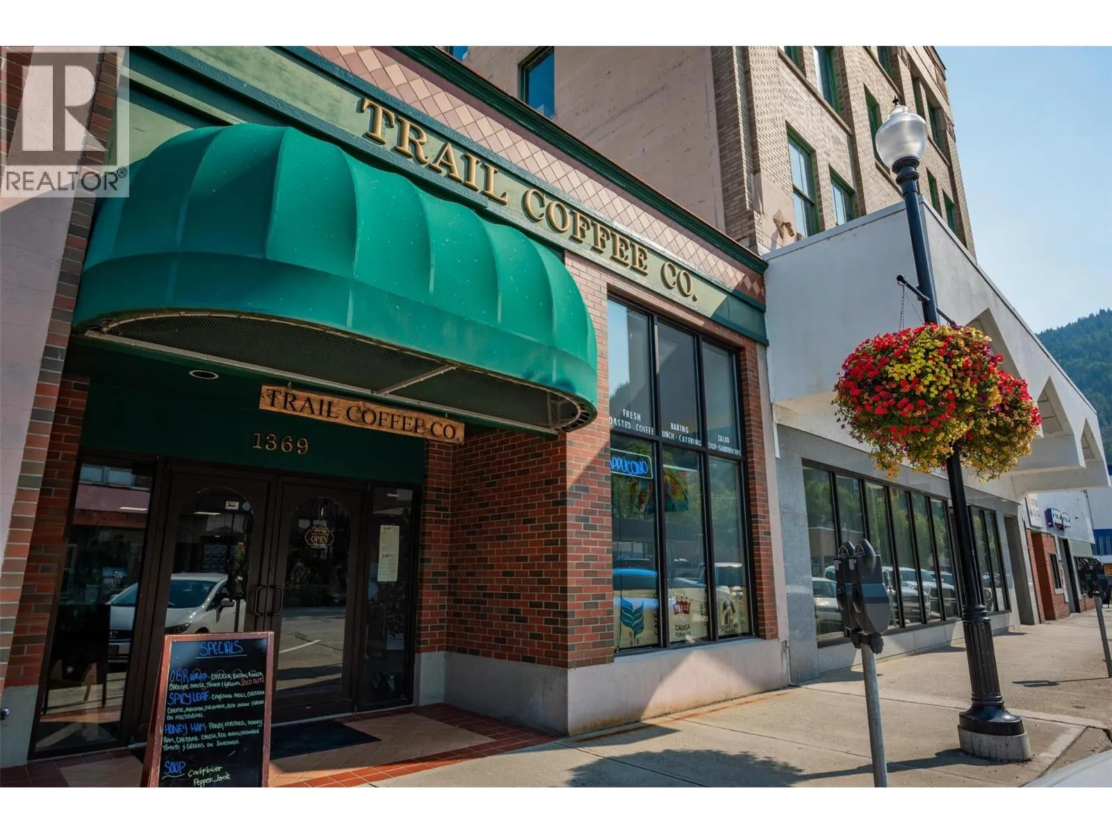 Retail for rent: 1369 Cedar Avenue, Trail, British Columbia V1R 4C3