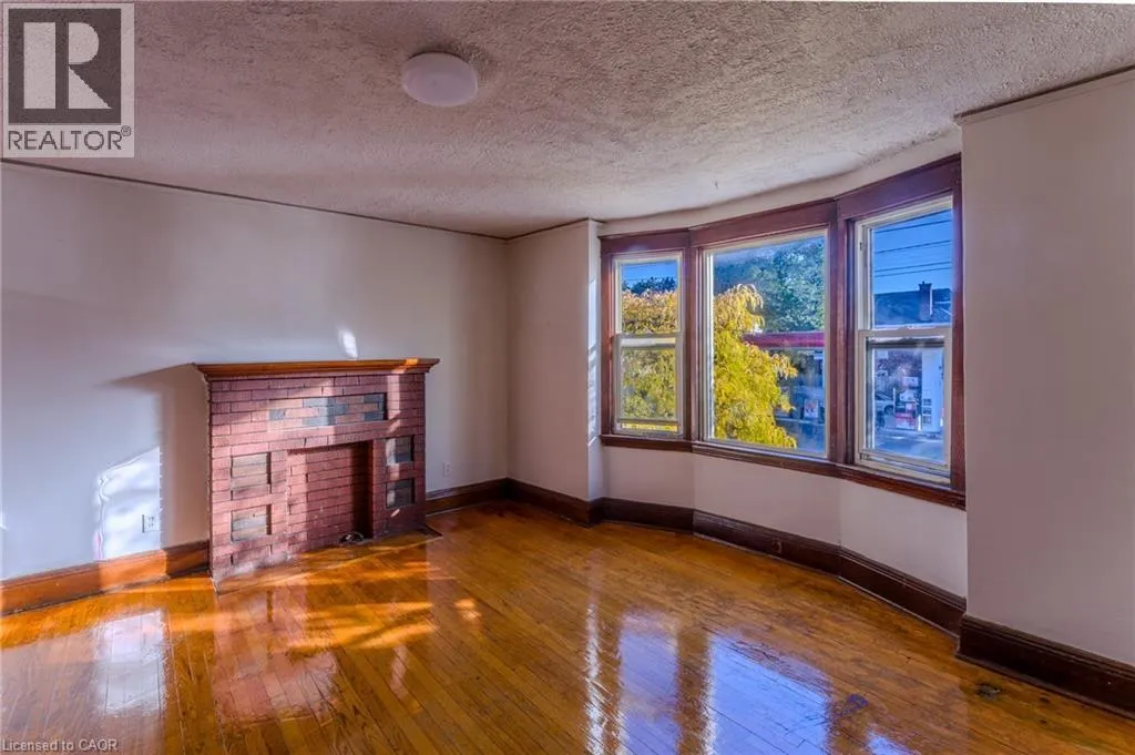 Apartment for rent: 1369 Main Street E Unit# 2, Hamilton, Ontario L8K 1B8