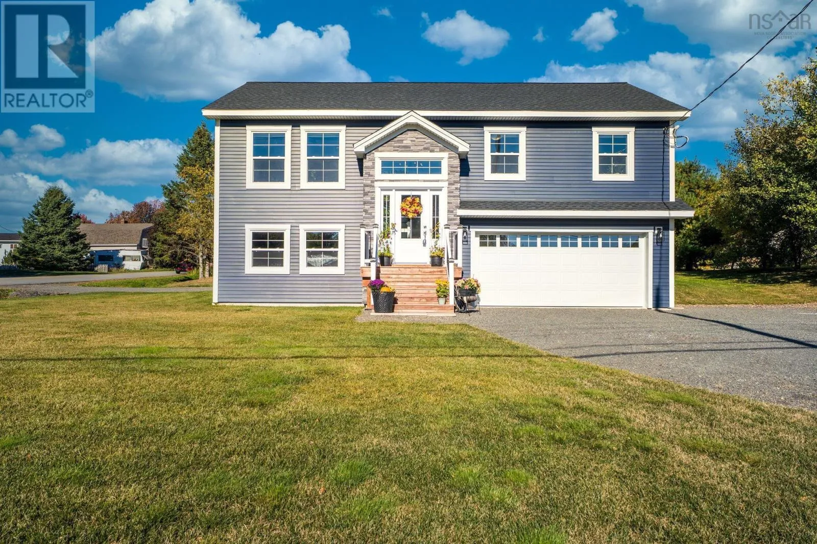 House for rent: 13691 Highway 1, Hants Border, Nova Scotia B0P 1P0