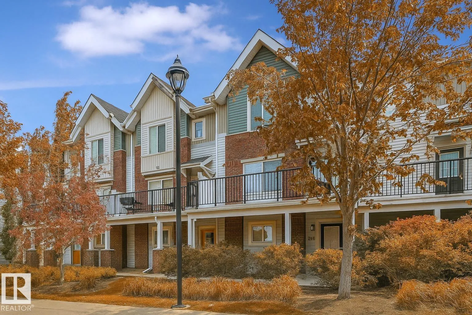 Row / Townhouse for rent: #137 2336 Aspen Tr, Sherwood Park, Alberta T8H 0J1