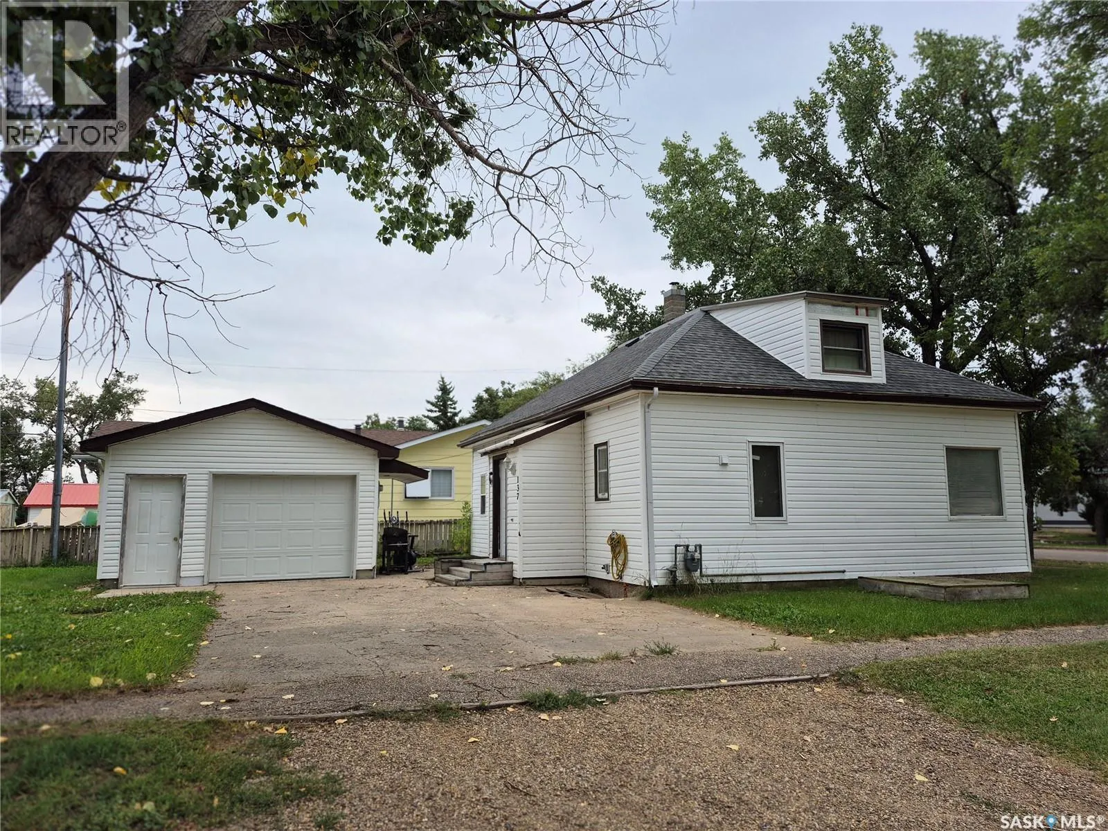 House for rent: 137 2nd Street W, Ponteix, Saskatchewan S0N 1Z0