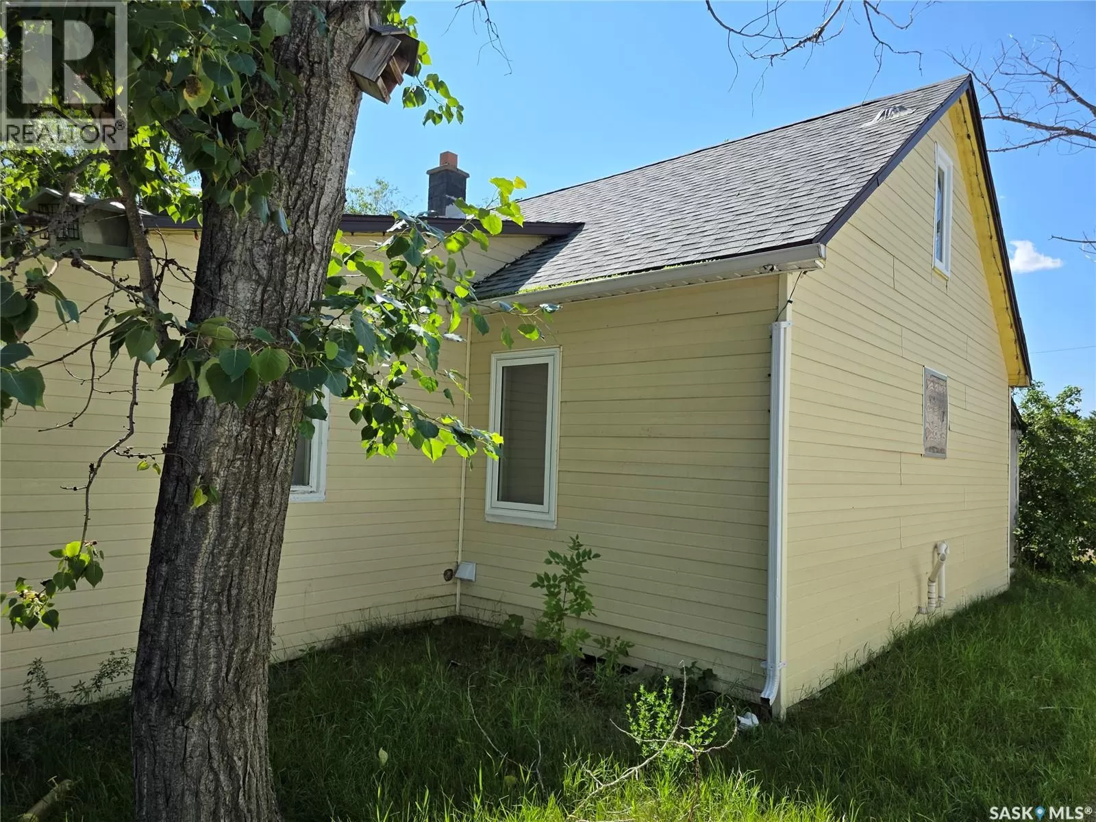 House for rent: 137 3rd Street W, Ponteix, Saskatchewan S0N 1Z0