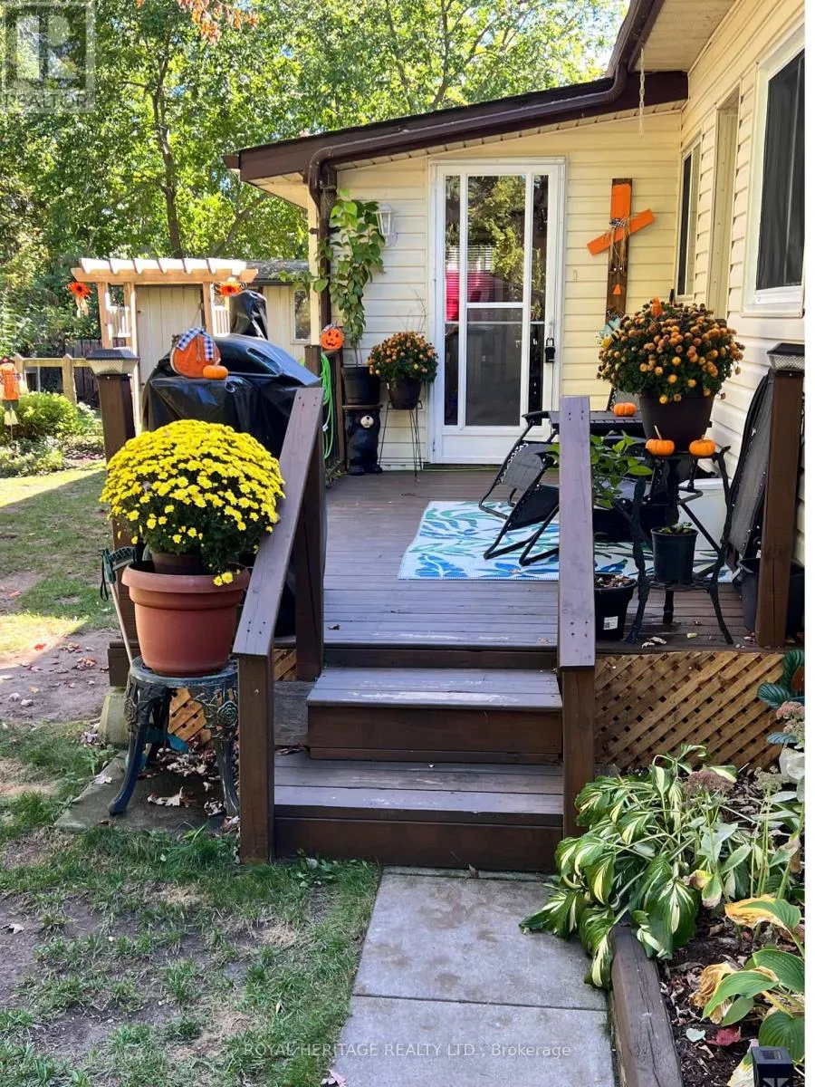 Mobile Home for rent: 137 - 529 Old Highway 2, Quinte West, Ontario K8V 5P5