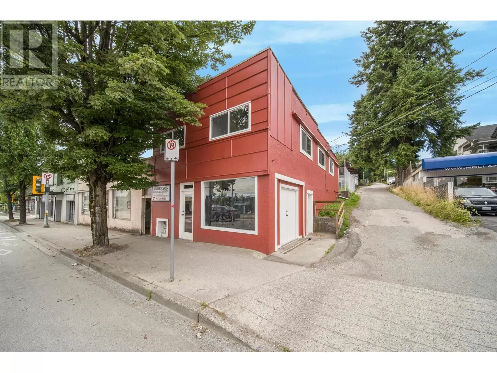 137 E Columbia Street, New Westminster, British Columbia V3L 3V9