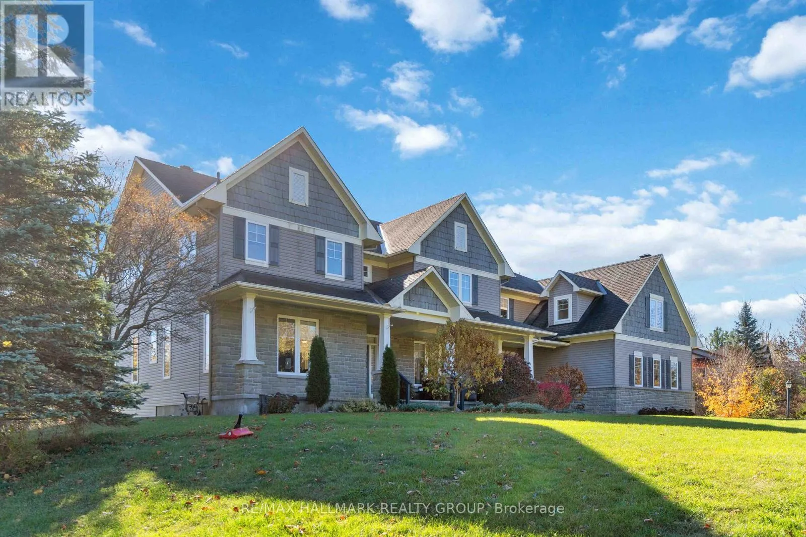 House for rent: 137 Goodman Drive, Ottawa, Ontario K2W 1C7