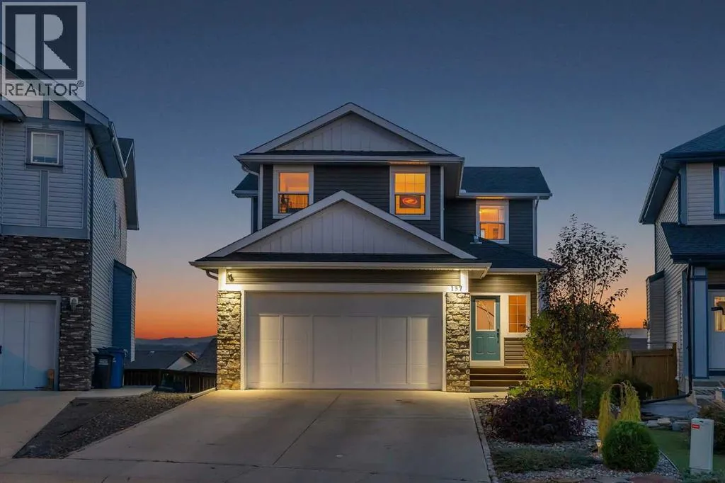 House for rent: 137 Heritage Bay, Cochrane, Alberta T4C 0L5