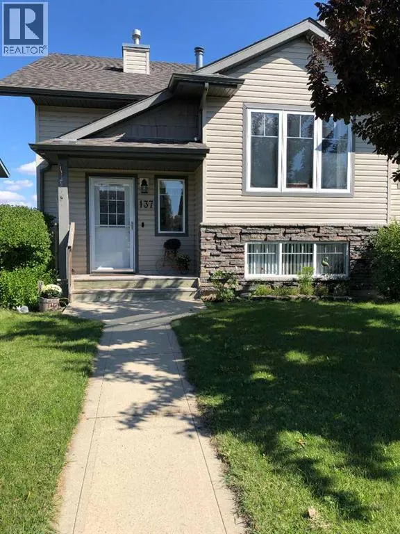 Duplex for rent: 137 Jennings Crescent, Red Deer, Alberta T4P 4G4