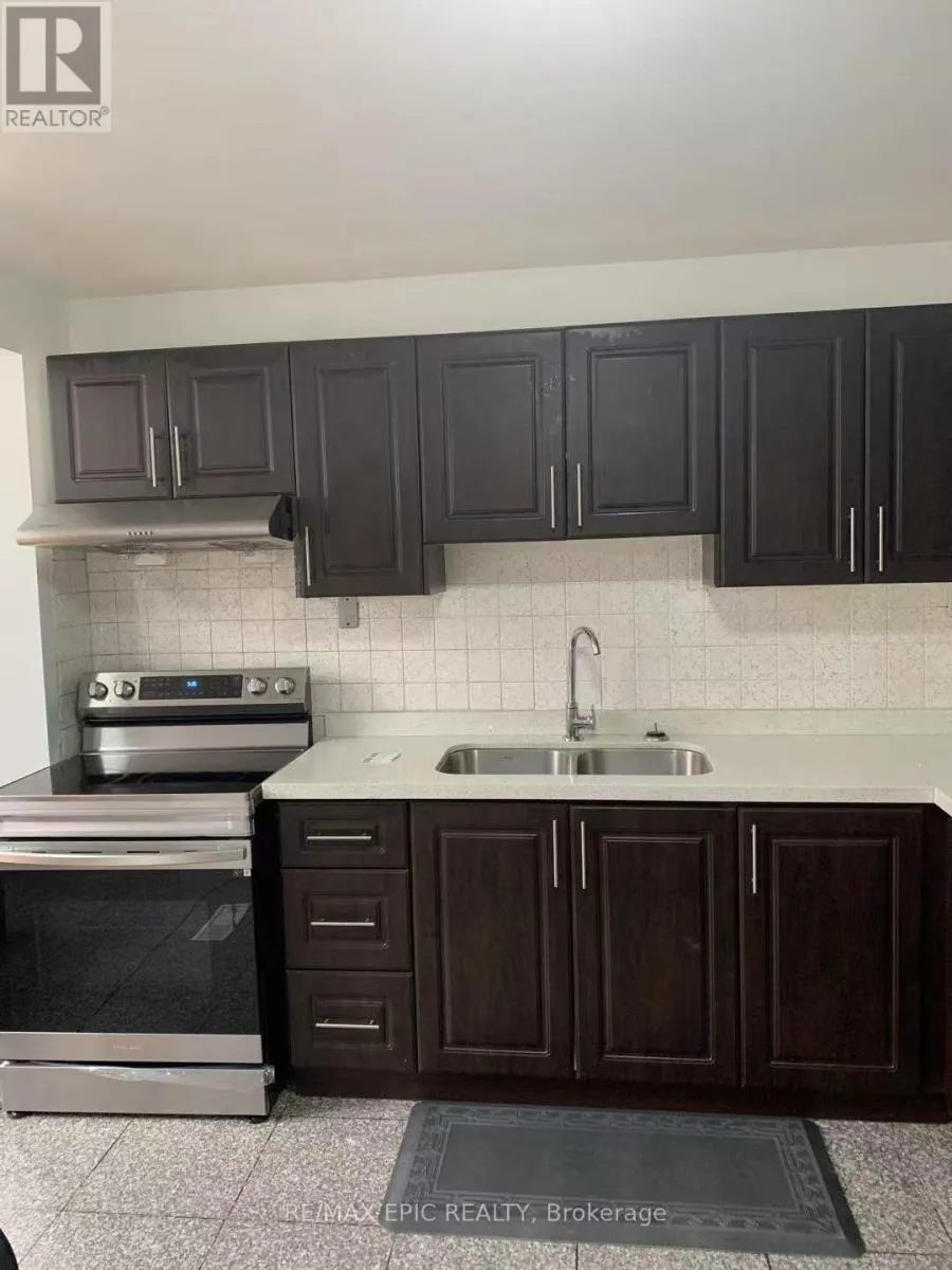 House for rent: 137 Markham Street, Toronto, Ontario M6J 2G4