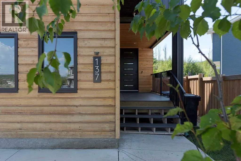 House for rent: 137 Pearson Drive, Fort McMurray, Alberta T9H 4S4