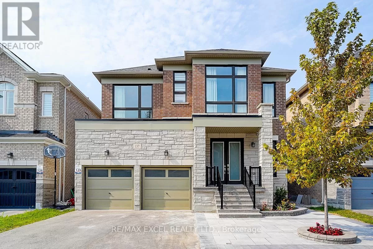 House for rent: 137 Pine Hill Crescent, Aurora, Ontario L4G 3X9