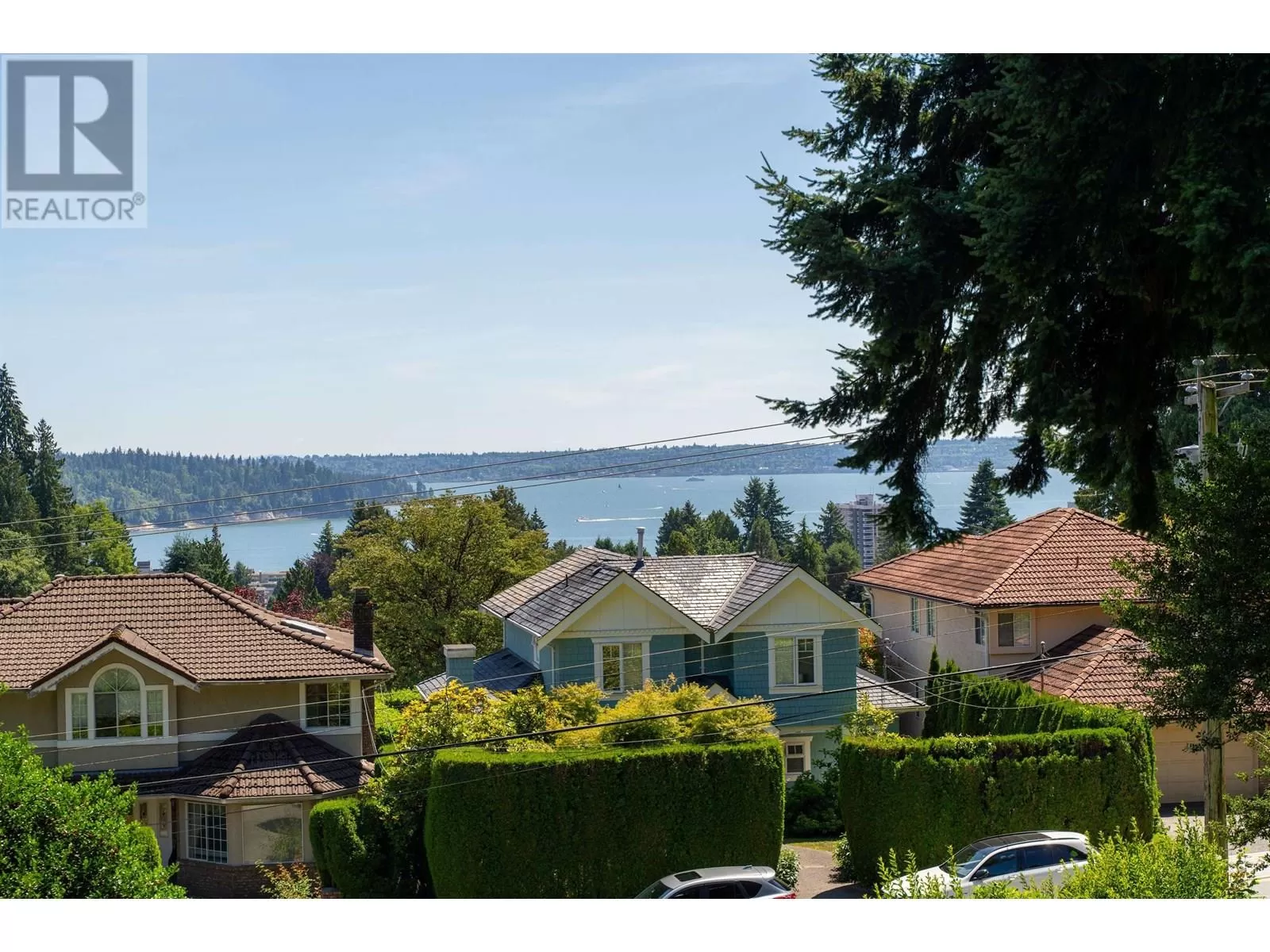 House for rent: 1371 Mathers Avenue, West Vancouver, British Columbia V7T 2G5