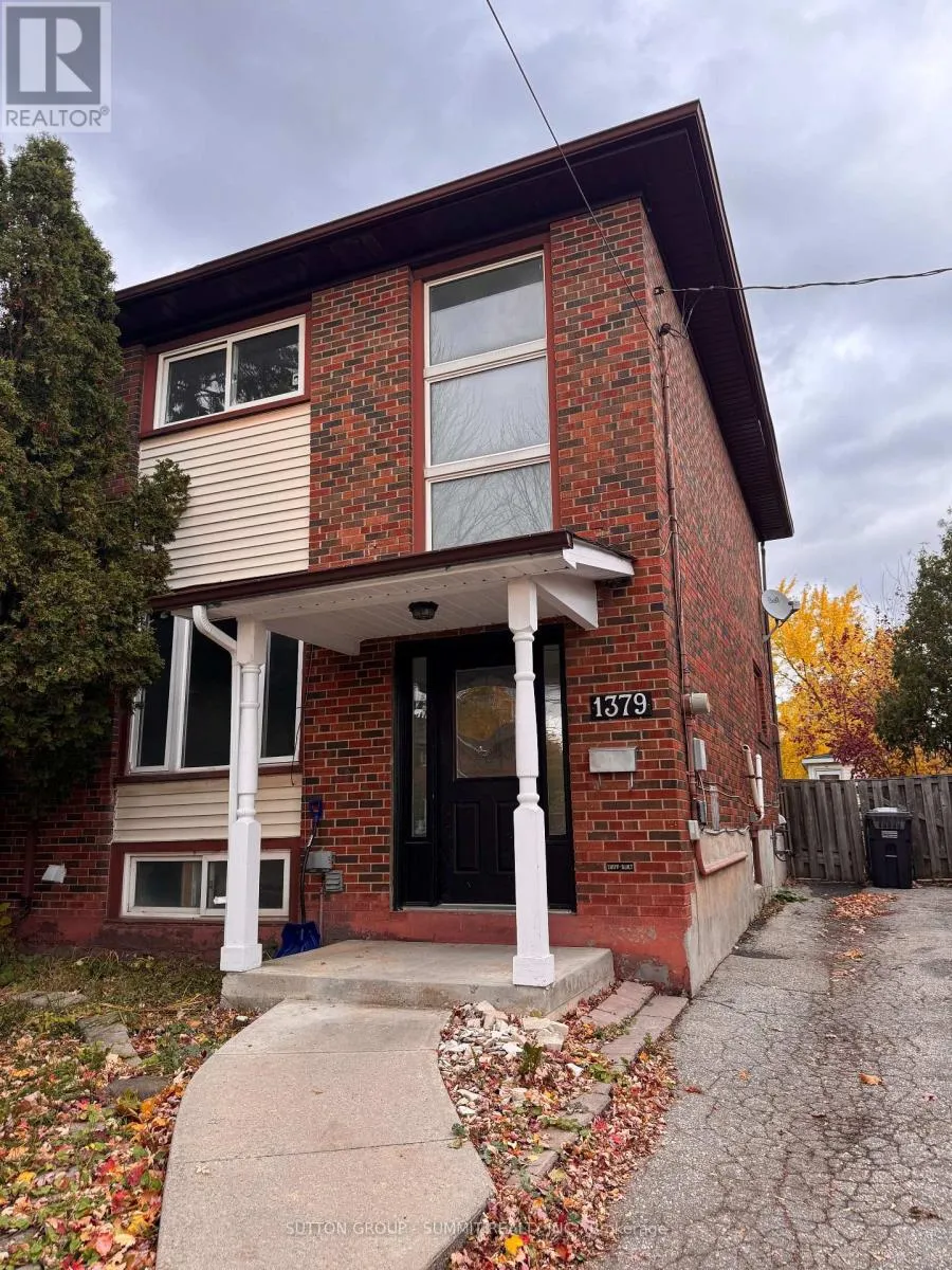 House for rent: 1379 Freeport Drive, Mississauga, Ontario L5C 1S5