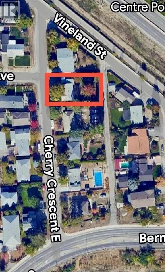 House for rent: 1381 Cherry Crescent E, Kelowna, British Columbia V1Y 3Y2