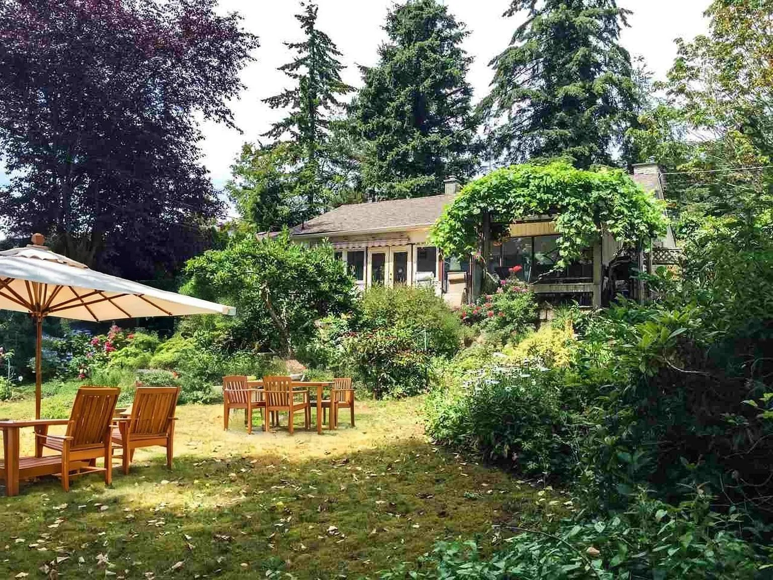 House for rent: 1381 Everall Street, White Rock, British Columbia V4B 3S7